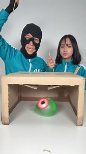 Green eyes Balloon | Big Marvel