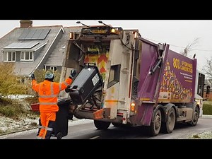 2017 Variopress Bin Lorry In A Snow Sprinkled South Oxfordshire!