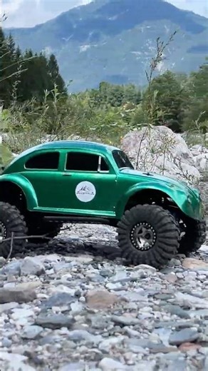 a bug in search of adventure05 - Axial SCX10 #axialscx10 #bajabug #axial