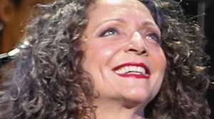 Eine Sängerin orientiert sich neu – Maya Boog