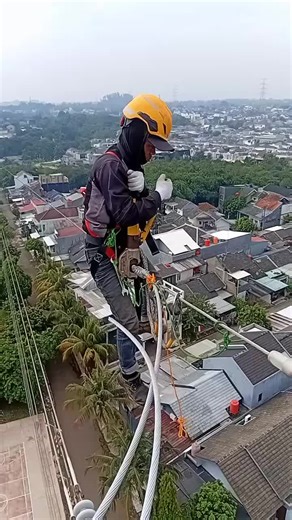 Life of a Lineman: The High Voltage Experience