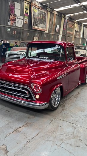 Camioneta Chevrolet Apache 1957: Terminado y Detalles