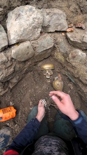 Treasure hunters in America found something interesting while hunting for treasure. | Tomb Hunter