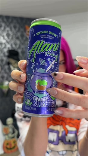 Disfruta de Alani: La Primera Inmersión en Witches Brew