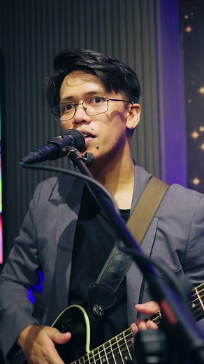 Rico Blanco - Your Universe - Live Acoustic Loop Cover Gig at @santotitos Gears: Mic: Audio Technica ATM510 Acoustic Guitar: Stagg - James Neligan Loop Station: Boss RC600 Vocal Processor: TC Helicon Play Acoustic MIDI Controller: M-Vave Chocolate Camera: Main Cam: Sony ZV-E10 Pro Audio and Music Gears available at: @yupangcomusic #livelooping #acoustic #bossph #yupangcomusic #ricoblanco