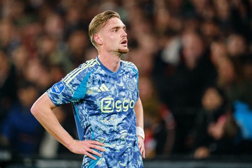 Player favours move to West Ham over Wolves - Entourage in battle with club