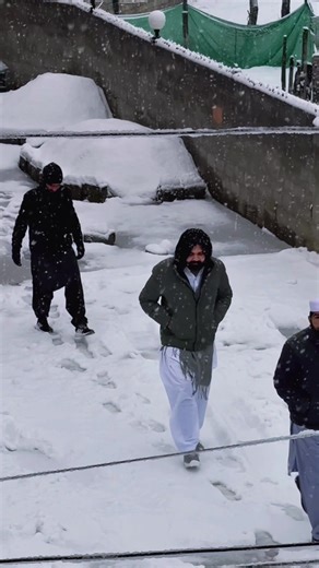 Stunning Snowfall in Kashmir - Slow Motion Delight