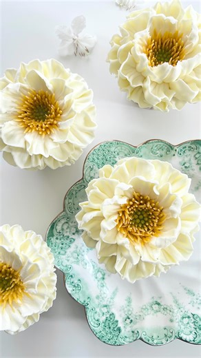 68K views · 2.5K reactions | PEONY KRINKLED WHITE I love this pretty...