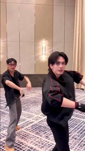 Santa and Bambam - Take it off challenge! ✨ #santapp #bambam #jasper #got7