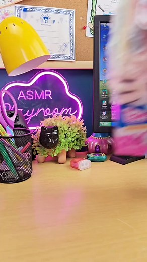 Hello Kitty 50th Anniversary BIG Backpack with 20 real working stationery surprises! Available now on Amazon #asmr #sanrioreallittles #reallittles #ad @Moose Toys | ASMR Playroom | Facebook