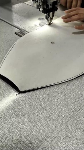 Premium layers, stitched for comfort. UTK Heating Pad eases pain, uplifts recovery. 🧵