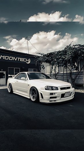 Nissan GT-R R34 Skyline Review: A JDM Legend