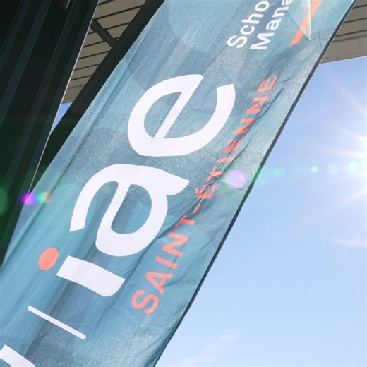 🎬 Plongez au cœur de la Bourse aux Stages 2025 de l' IAE de Saint-Etienne ! Le Zénith de Saint-Étienne s’est transformé en véritable hub d’opportunités : des étudiants ultra-motivés, des recruteurs déterminés et des entreprises prêtes à repérer leurs futurs talents 🤝✨ | TL7 - Loire