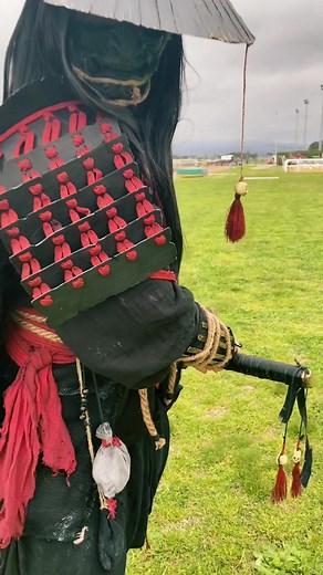 Fantasia Samurai Menino e Outros Cosplays de Ghost of Tsushima