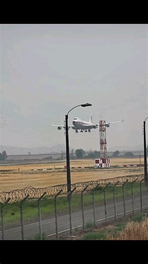 CLAUDIO on Instagram: "747-400 Cargolux Retro livery landing and takeoff after two hours of intense loading at Arturo Merino Benítez Airport @cargoluxofficial @boeing . . . #plane #planespotting #airplane"