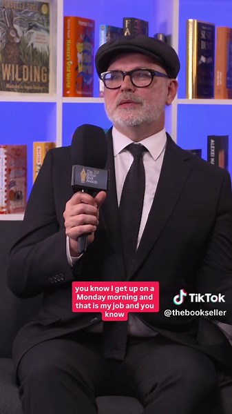 As we get excited for our 2030 Vision roundtable at #KidsConf, featuring Rob Biddulph, we are reminiscing on when he won his award at the #Nibbies ✨ This roundtable will bring together some of the trade’s award-winning visionaries to share their hopes for the future of the children’s book industry 📚✏️