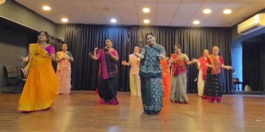 Song : Bindiya Chamkegi /Special 50 batch : Movie: Do Raaste Music Director: Laxmikant Pyarelal Singers: Lata Mangeshkar Director: Raj Khosla Enjoy this super hit song from the 1969 movie Do Raaste starring Mumtaz, Bindu, Prem Chopra, Kamini Kaushal, Rajesh Khanna, Balraj Sahani, Veena and Asit Sen. | Nrityalaya