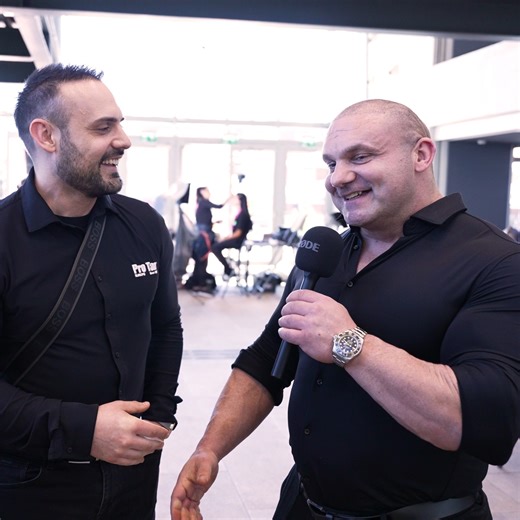 A Kökény Classic megálmodója, Kökény Béla személyesen kalauzol végig titeket az esemény helyszínén, miközben beavat a testépítő versenyek legizgalmasabb kulisszatitkaiba. 🤫 Exkluzív betekintést nyerhettek a backstagebe is, ahol a versenyzők az utolsó pillanatokban is azon dolgoznak, hogy tökéletes formában léphessenek színpadra. 💪 A teljes videót itt találod 👉 https://bit.ly/3SgJRXC #gbfit #gbmotivation | GymBeam