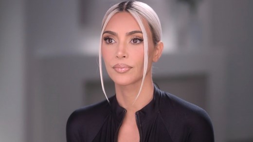 Kim goes makeup-free & shows off her real skin including bags & dark circles