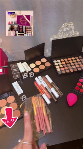 all in one kit with everything you need lipstick eyeshadow, blush, and more💕 get you're perfect. Look any time anywhere☺️ ##makeupkit##tiktokmademebuyit##makeupgoals##tiktokshop ##beautyonthego