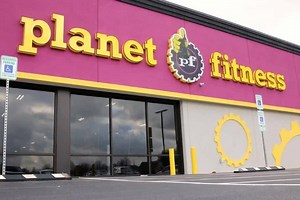 JOIN PLANET FITNESS FOR $1 - Get 2017 started on the right foot! Planet Fitness is offering all memberships for just $1 down now thru January 11th. Monthly memberships start at as little as $10 a month with no commitment. Get more than 100 pieces of cardio and strength equipment. Modern, clean locker rooms. Free fitness training with all memberships. All in our famous Judgement Free environment. Open and staffed 24/7 for your schedule. Visit our Evansville or Owensboro location and take a no obl