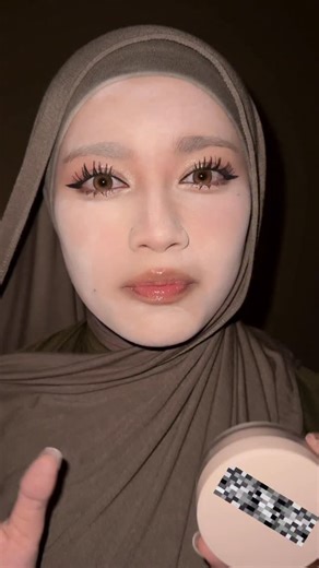 Nana Tajudin 🇲🇾 on Instagram: "i dah jumpa cara nak avoid flashback bila pakai setting powder seamakeup ni!!!"