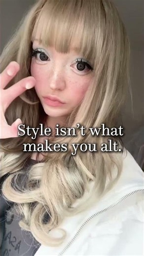 Can r*cist people be alt ?