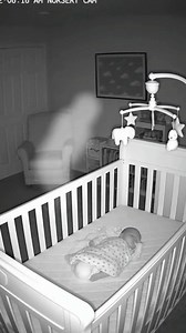 528K views · 392 reactions | One Shape Becomes the Center of the Frame Without Moving #VisualControl #EntityFocus #AnalogSeries #UncannyFeeling | Shadow Cribs Shorts | Facebook