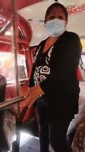 349K views · 1.7K reactions | #esÚltimo | Un pasajero graba a una mujer y un varón dentro de un micro del servicio público y que supuestamente le pretendían hacerle caer en "el cuento del tío" | Radio Splendid Bolivia | Facebook