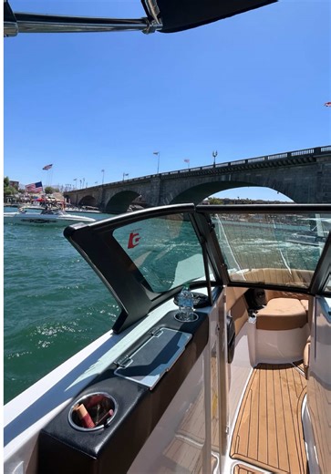 This video gave me a headache #lakehavasu #fails #mastercraft #wakesurf #wakeboard @Madyyyy🧁 @lilshrik @cam mishriki