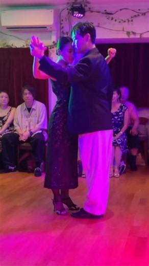 他者との繋がりから生まれる即興ダンスのアルゼンチンタンゴ_Improvisation tango#tangoargentino #アルゼンチンタンゴ #tango #dance #pairdance