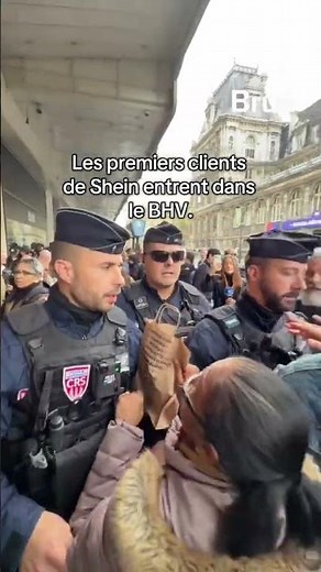 The first Shein customers enter BHV.