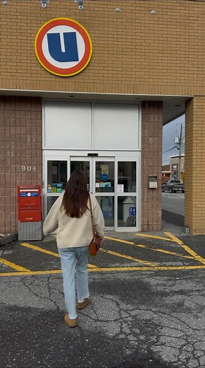 121 reactions · 13 shares | Le guide des Fêtes Uniprix, le raccourci pour trouver des cadeaux parfaits pour tout le monde. 懶 Idée-cadeau pour votre copain: Sapin Ferrero Rocher Idée-cadeau pour votre maman: Ivresse de Lise Watier ‍❤️‍Idée-cadeau pour votre meilleure amie: Coffret Bioderma Idée-cadeau pour votre petite fille: Brosse à dents Reine des neiges Tellement pratique de pouvoir tout trouver au même endroit! ✨ | Uniprix | Facebook