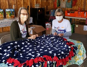 How to Make a “No-Sew Blanket” for a Service Member or Veteran