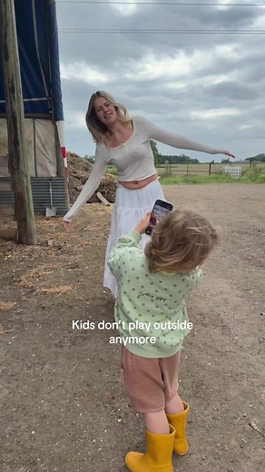 AD We moved so that we can spend more time outdoors, but along with that comes more dirt, suncream and messy adventures. That’s why we love having our gentle evening routine using the Child’s farm oat derma range