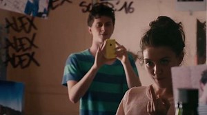 Bang Gang (une histoire d'amour moderne), premier long métrage d'Eva Husson, fait actuellement la tournée des festivals, avant sa sortie début 2016. Un film aussi délicat soit-il qui ne devrait pas laisser indifférent, dans sa représentation de l'amour et de la sexualité. AlloCiné s'est entretenu avec la réalisatrice Eva Husson...