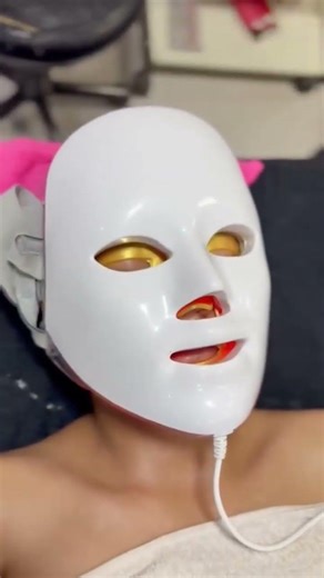 ✨ Advanced Facial Treatment – Glow Beyond Basics