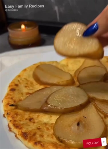 9.3K views · 69 reactions | QUICK PEAR & CHEESE PIZZA  Ingredients: - Cottage cheese 200 gr - Egg - Flour 3 tbsp - Parmesan - Salt Filling: - Pear - Honey - Arugula optional #recipes #tips #icancookchallenge #easyrecipeschallenge #easyrecipes #Ingredients #easyfamilyrecipes | Easy Family Recipes | Facebook