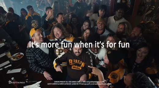 New DraftKings ad features Kenny Rogers, singing fans, and one unhappy alligator - The Boston Globe