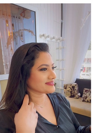 සුලු හැ hairstyles සහ makeup ටිප් එකක්