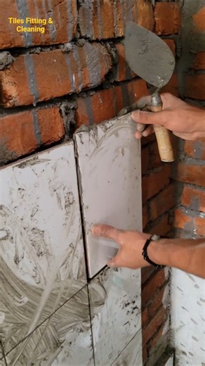 I installed ceramic tiles on the bathroom walls lengthwise.#walltiles #bathroomtilesfitting