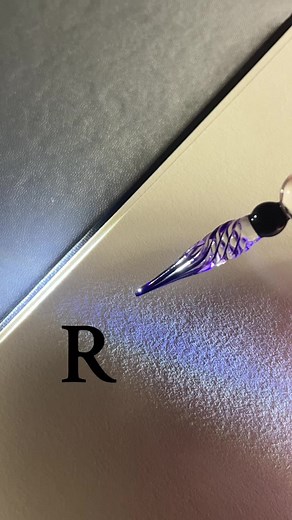 How to sign the letter R?