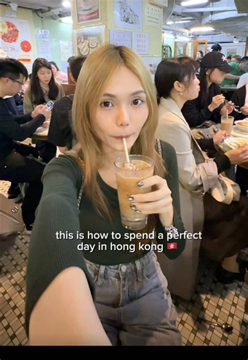 the perfect way to spend your first day in hong kong 🇭🇰 places i visited — • Lan Fong Yuen • Central Mid-Levels Escalators • Bakehouse • PMQ • Man Mo Temple • ifc mall • ⁠Blue Bottle Coffee • Peak Tram to Victoria Peak • Yat Lok • Dragonfly @DiscoverHongKong #DiscoverHongKong #hongkongfood #hongkongtravel #hongkongtrip #hkfood