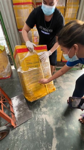 Unloading Abandoned Boxes from Tag Cargo Kuwait at Logo Cargo Manila Warehouse | LOGO - USA