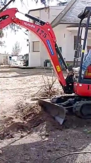 operando mini retroexcavadora #arquitectura #casa #seguimi