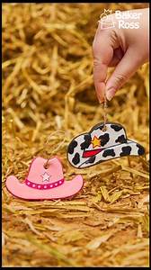 🐮 🖤 CLAY COW PRINT COWBOY HAT 🖤 🐮 Create a mini cowboy hat decoration with us! Would you go classic with red or brown, make it pop with bright pink, or a trendy cow print design like us? CRAFT IT >>> https://www.bakerross.co.uk/craft-ideas/kids/air-dry-clay-cowboy-hat/ #BakerRoss #claycrafts #claycrafter #diycrafts #cowboyhat | Baker Ross