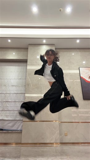 Left right go🔥 #two #dance #foot #fyp dc@ao1 | left right left right go dance