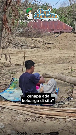 Lumpur mungkin menutup rumah mereka , namun tidak pernah menenggelamkan harapan untuk bangkit semula . Di bulan Ramadan yang mulia ini kami memohon pada mu ya Allah , kau permudahkan urusan mereka, mengeringkan air mata yang tersisa , dan menggantikan setiap ujian dengan kekuatan serta kehidupan yang lebih baik . 🤲🏻 #PEDULIACEH #UNTUKMUACEH #KITASERUMPUN🇲🇾🇮🇩 #AZHARCARE
