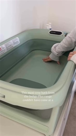 Inverness Pram Centre on Instagram: "*MAXI COSI* The new Indigo Plus Baby Bath from Maxi Cosi has a built in HighSense thermometer, is easily stored with its collapsible structure and has a quick drying mesh newborn insert. Suitable from birth to 4 years old. Available in 2 colours, Muted Terra and Sage Green. #invernesspramcentre #inverness #maxicosi #newbaby #babybath"