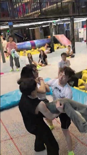 @Happy Specialty + Changchun Colorful World Store (live) #Internet celebrity princess hug